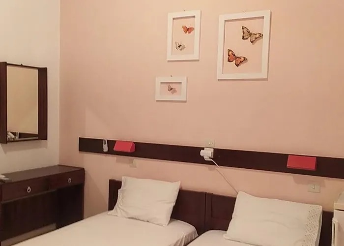 Icarus * Parikia (Paros)